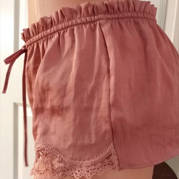 Victoria’s Secret Shorts With Elastic Waistband And Lace Embellishments Size XS - Picture 2 of 12
